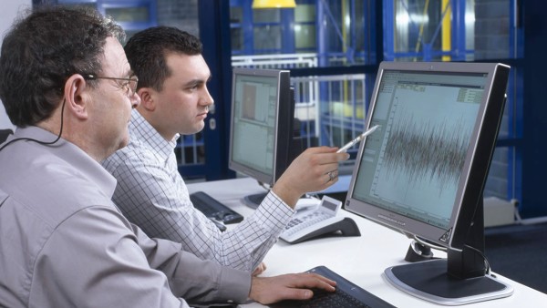 Remote monitoring of machines and equipment